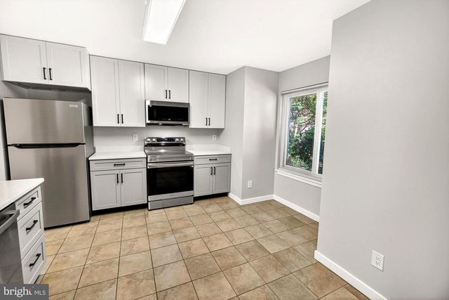 19346 KEYMAR WAY, Gaithersburg, MD 20886