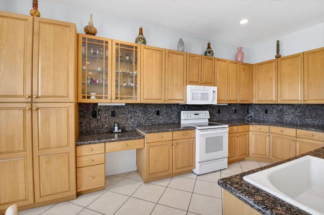 13738 Plaza Mayor Drive, Delray Beach, FL 33446