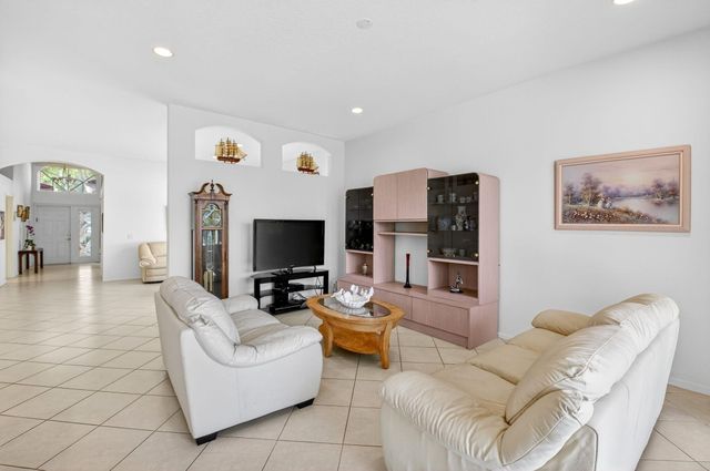 13738 Plaza Mayor Drive, Delray Beach, FL 33446