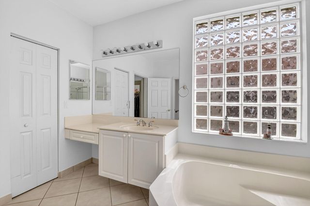 13738 Plaza Mayor Drive, Delray Beach, FL 33446