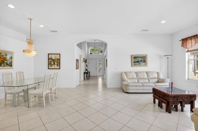 13738 Plaza Mayor Drive, Delray Beach, FL 33446