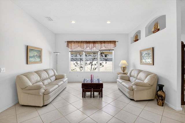 13738 Plaza Mayor Drive, Delray Beach, FL 33446