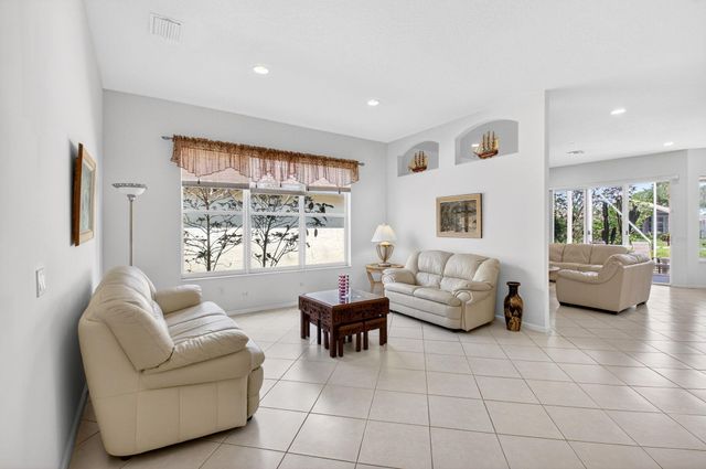 13738 Plaza Mayor Drive, Delray Beach, FL 33446