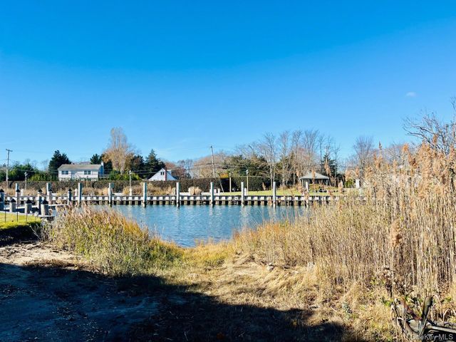 6 Shore Road, Southampton, NY 11968