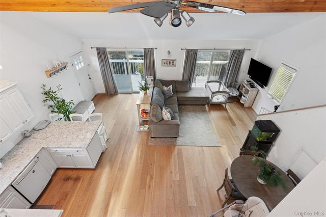 6 Shore Road, Southampton, NY 11968