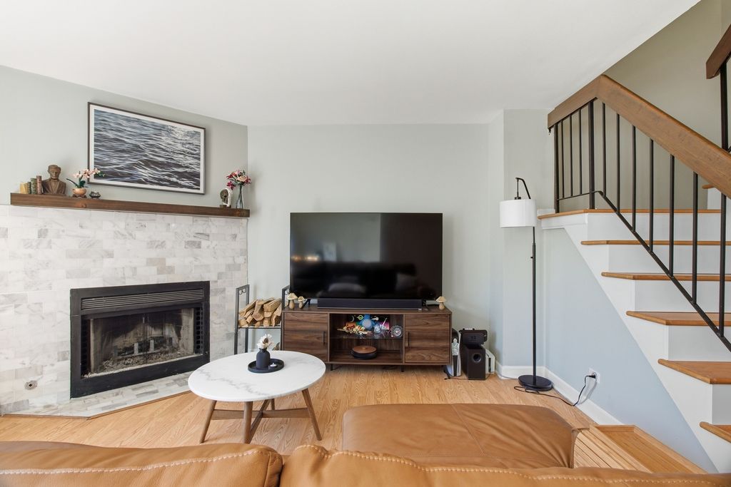 241 E Forest Knoll Drive, Palatine, IL 60074 — photo 5