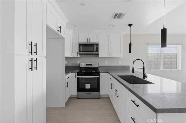 12415 Sycamore Street 3, Victorville, CA 92392