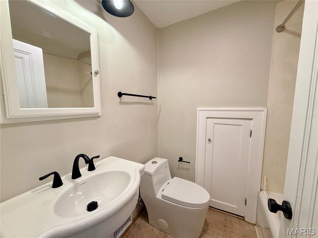 543 N Central Avenue, University City, MO 63130