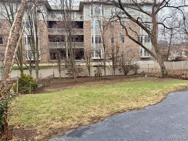 543 N Central Avenue, University City, MO 63130