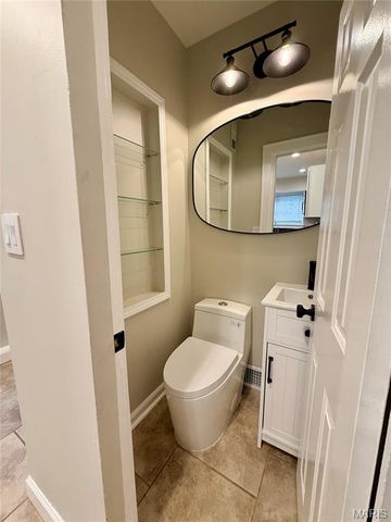 543 N Central Avenue, University City, MO 63130