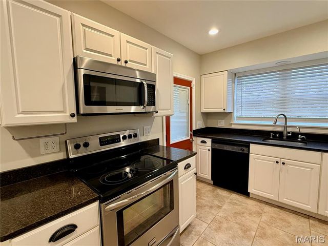 543 N Central Avenue, University City, MO 63130