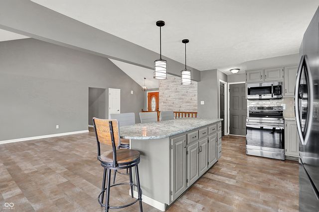 7929 Meadow Bend Circle, Indianapolis, IN 46259