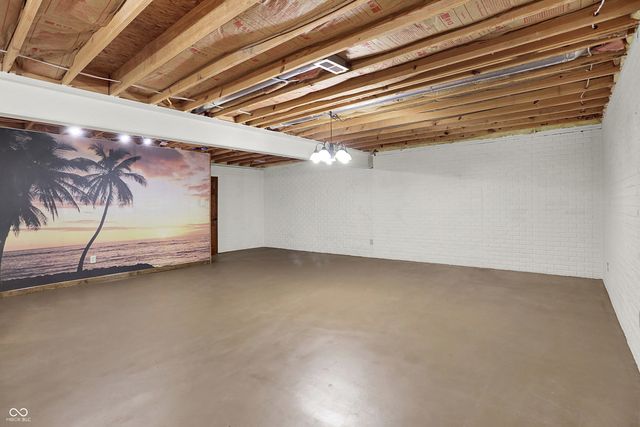 7929 Meadow Bend Circle, Indianapolis, IN 46259