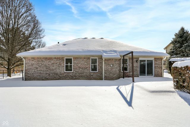 7929 Meadow Bend Circle, Indianapolis, IN 46259