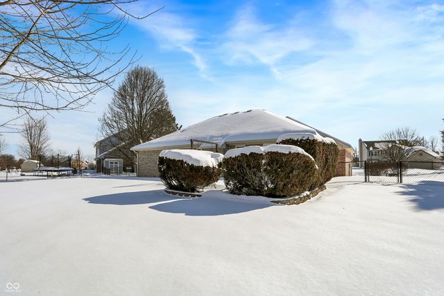 7929 Meadow Bend Circle, Indianapolis, IN 46259