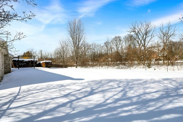 7929 Meadow Bend Circle, Indianapolis, IN 46259