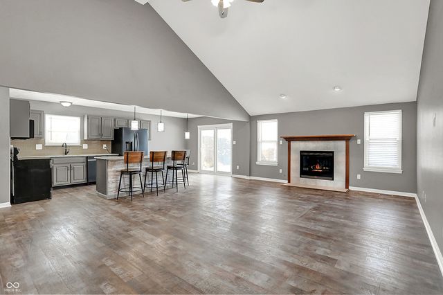 7929 Meadow Bend Circle, Indianapolis, IN 46259