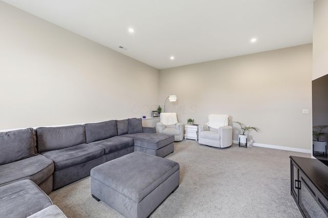 11607 Poppyseed Drive, Plain City, OH 43064