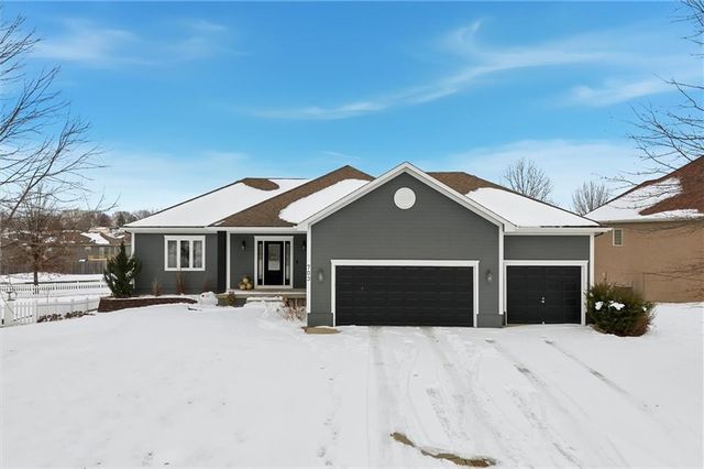 703 SW Longhorn Drive, Oak Grove, MO 64075