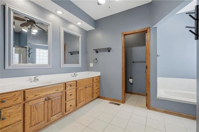 703 SW Longhorn Drive, Oak Grove, MO 64075