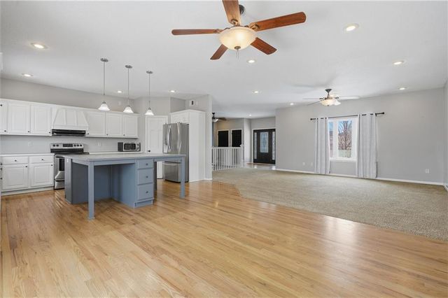 703 SW Longhorn Drive, Oak Grove, MO 64075