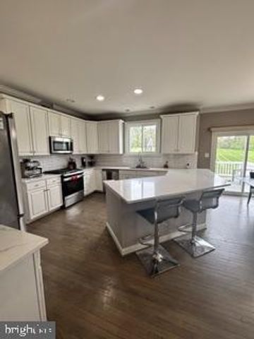 38454 STONE EDEN DR, Hamilton, VA 20158
