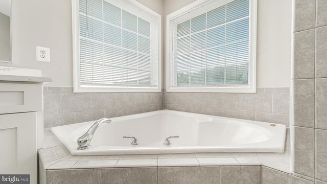 38454 STONE EDEN DR, Hamilton, VA 20158