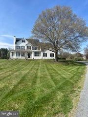 38454 STONE EDEN DR, Hamilton, VA 20158