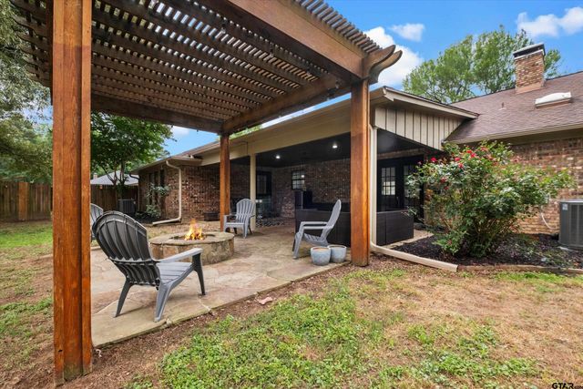 306 Princess St, Whitehouse, TX 75791