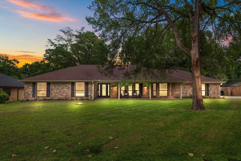 306 Princess St, Whitehouse, TX 75791