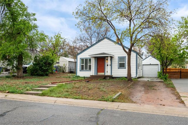 949 S Perry Street, Denver, CO 80219