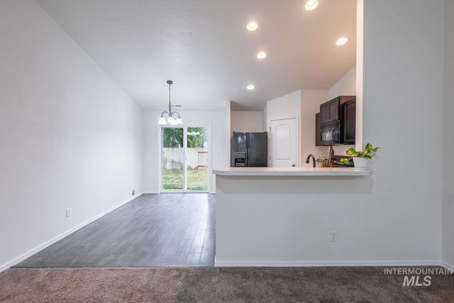 956 S Hebgon Lake Ave, Middleton, ID 83644