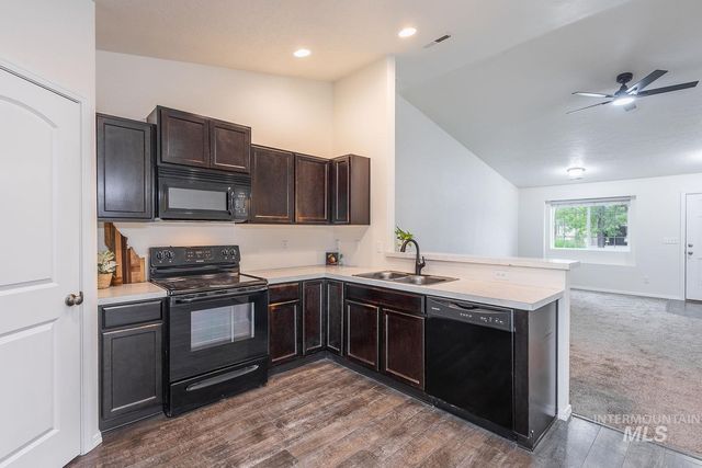 956 S Hebgon Lake Ave, Middleton, ID 83644