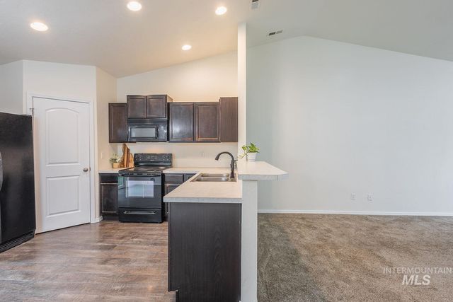956 S Hebgon Lake Ave, Middleton, ID 83644