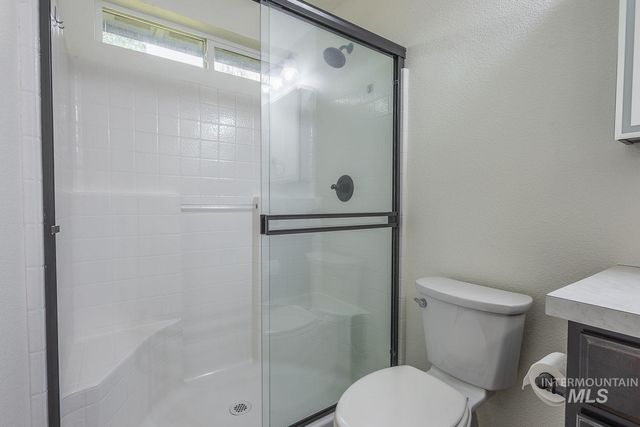 956 S Hebgon Lake Ave, Middleton, ID 83644
