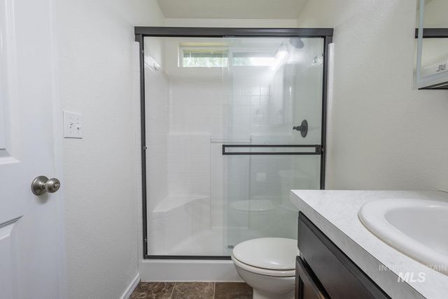 956 S Hebgon Lake Ave, Middleton, ID 83644