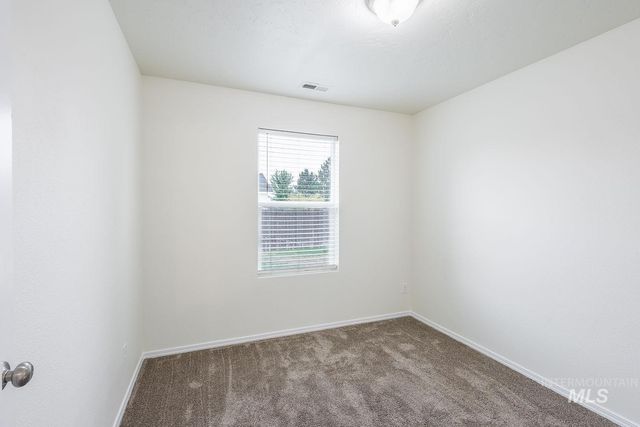 956 S Hebgon Lake Ave, Middleton, ID 83644