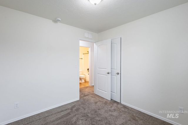956 S Hebgon Lake Ave, Middleton, ID 83644