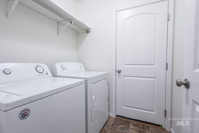 956 S Hebgon Lake Ave, Middleton, ID 83644
