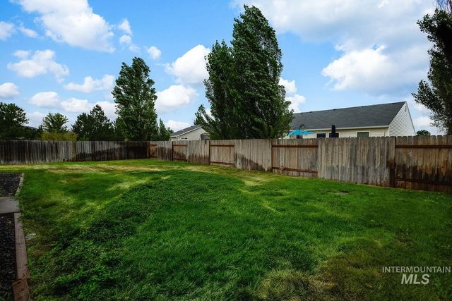 956 S Hebgon Lake Ave, Middleton, ID 83644