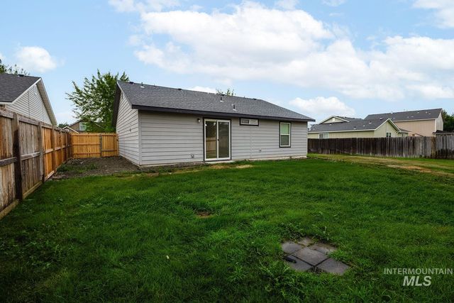 956 S Hebgon Lake Ave, Middleton, ID 83644