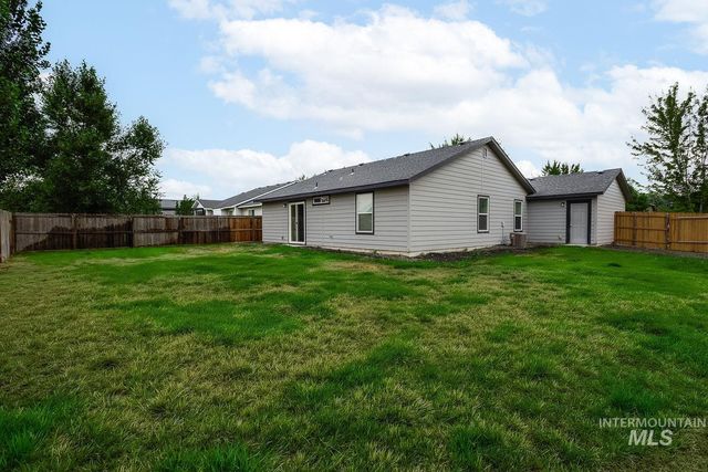 956 S Hebgon Lake Ave, Middleton, ID 83644
