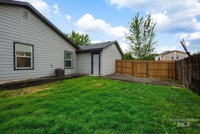 956 S Hebgon Lake Ave, Middleton, ID 83644