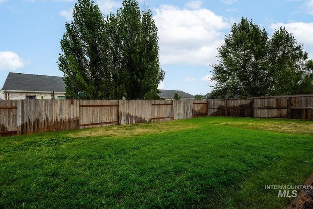 956 S Hebgon Lake Ave, Middleton, ID 83644