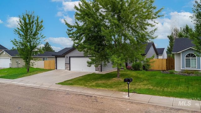 956 S Hebgon Lake Ave, Middleton, ID 83644