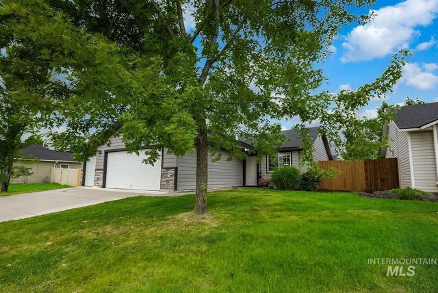 956 S Hebgon Lake Ave, Middleton, ID 83644