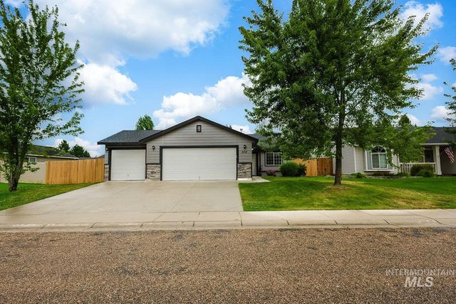 956 S Hebgon Lake Ave, Middleton, ID 83644