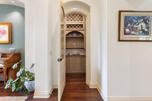 105 Harbor Hill DR, Lakeway, TX 78734