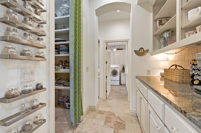 105 Harbor Hill DR, Lakeway, TX 78734