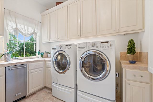 105 Harbor Hill DR, Lakeway, TX 78734